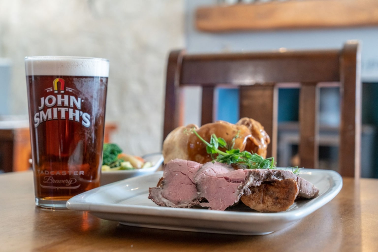 Elephant and Castle Hemingfield 2025 768x512