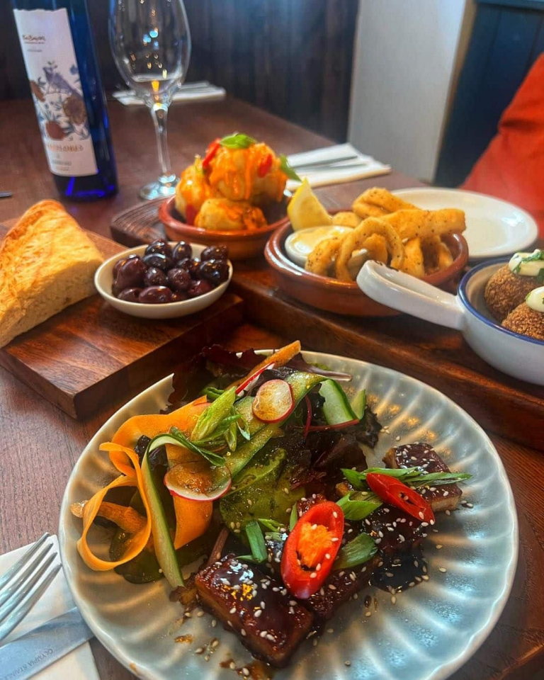 Jolly Colliers Inn at Waenllapria 768x960