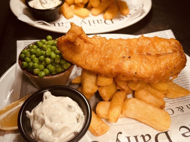 The Cedar Tree Bar and Grill Rochdale 768x576